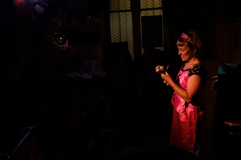 Antinéa - Conférence gesticulée "L'arnaque de la princesse"
