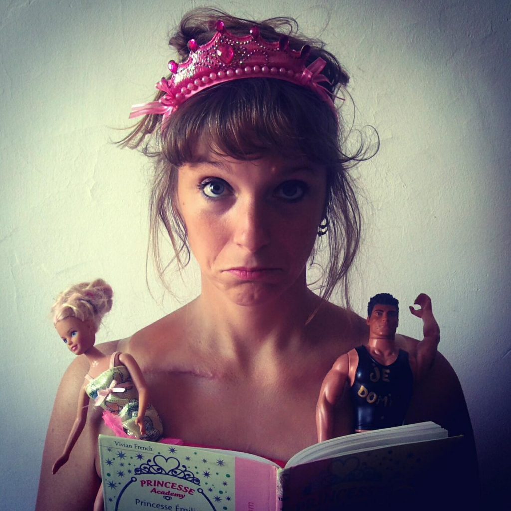 Antinéa - Conférence gesticulée "L'arnaque de la princesse"