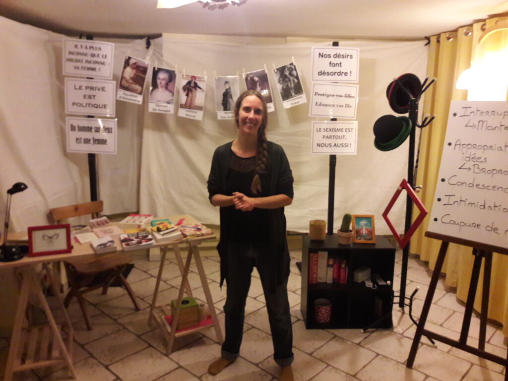 Marion SANEJOUAND - Conférence gesticulée "Femme s’accorde au masculin"
