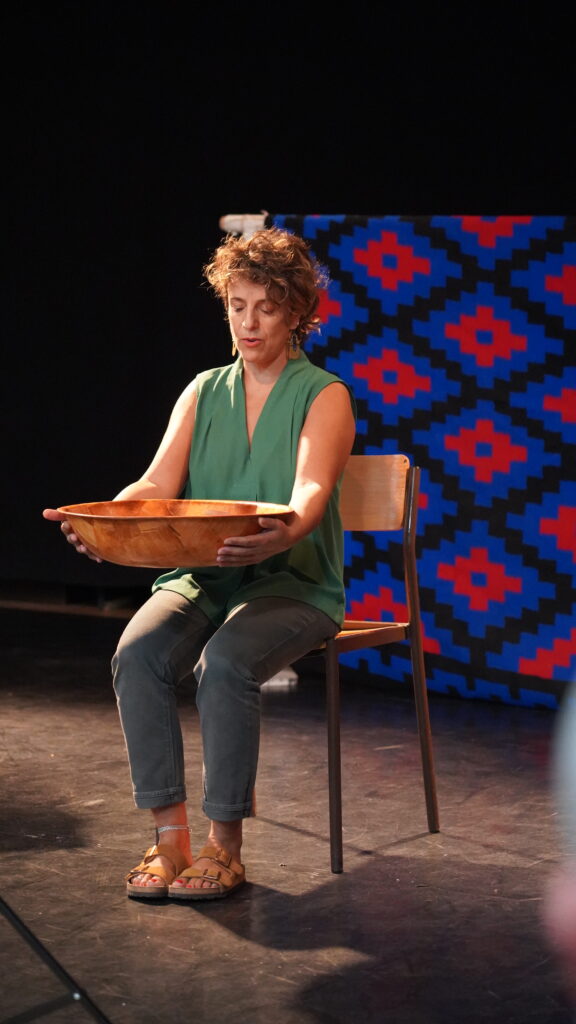 Faouzia - Conférence gesticulée "Comment j'ai radouci mon harissa ..."