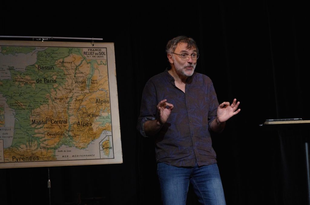 Frédéric NOBILEAU - Conférence gesticulée "Du tableau noir au comptoir"
