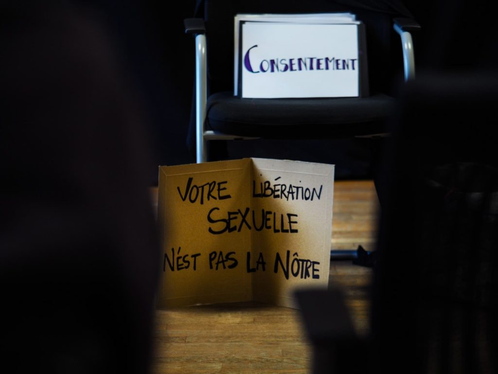 Lau - Conférence gesticulée "Alors heureuse ? Et si on détricotait les sexualités"