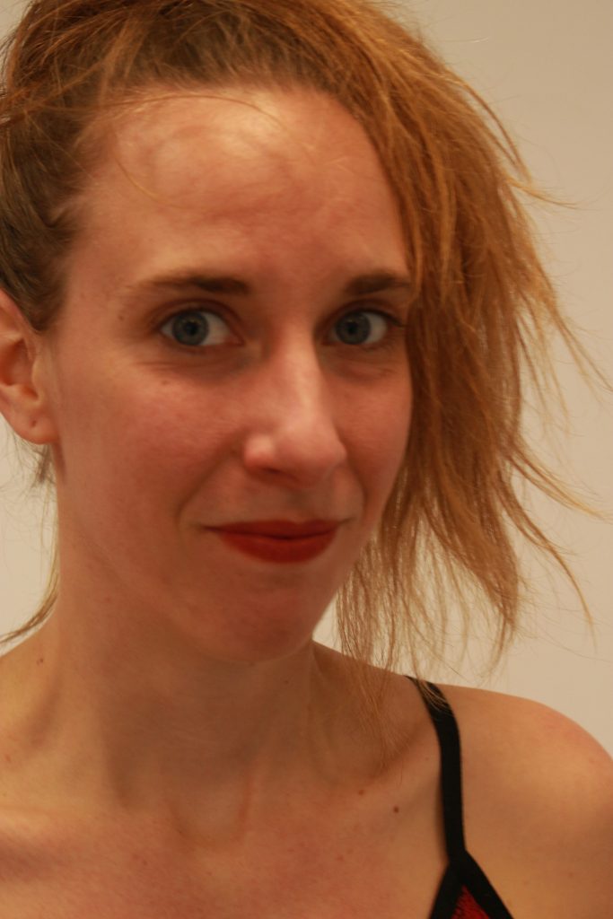 Marion SANEJOUAND - Conférence gesticulée "Femme s’accorde au masculin"